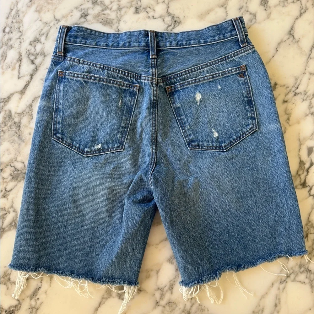 NWT Madewell Long Denim Shorts in Pedersen Wash 26 missing interior button